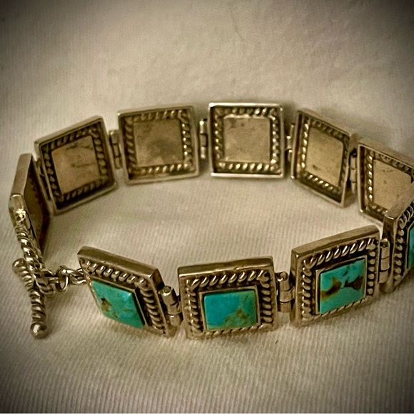 Turquoise Bracelet in Silver - Picture 3 of 7